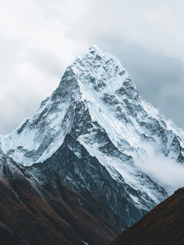 冷峻的雪峰