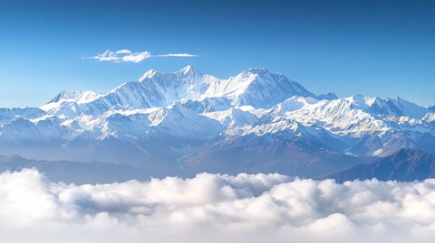 云端之上的雪山