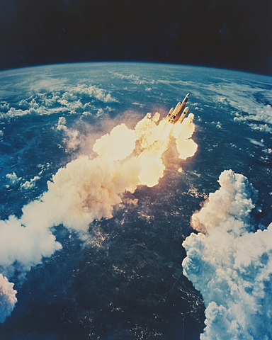 火箭爆炸太空地球视角