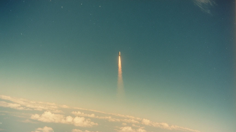 太空船进入地球大气层