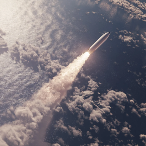 未来版火箭及水汽尾迹