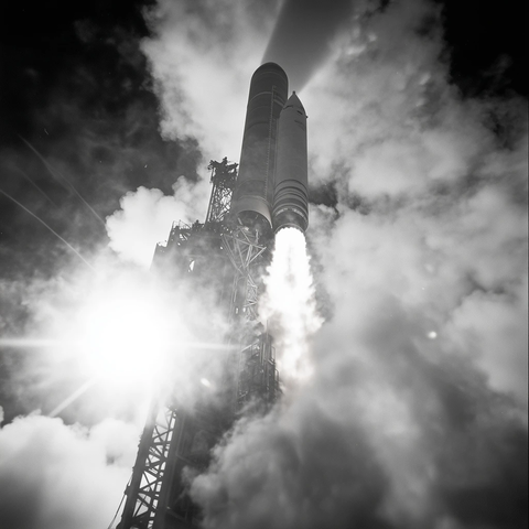 火箭发射台近距离视角