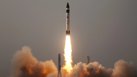 火箭升空探索未知宇宙