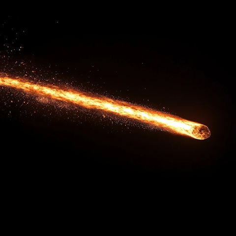 陨石火焰球划过夜空