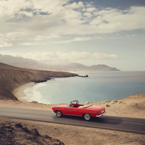 红色敞篷车沿海巡航