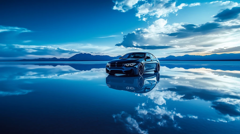 盐湖水面宝马车倒影