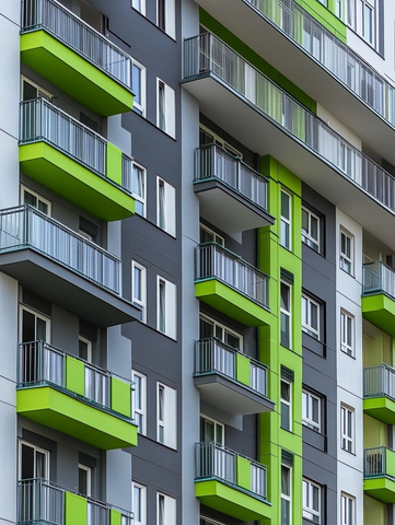 绿灰窗板建筑立面