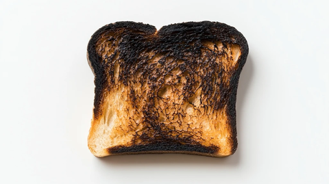 黑色烧焦吐司片白色背景