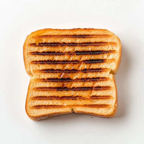 烤面包片放在白色背景上