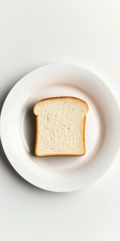 白面包片置白瓷盘