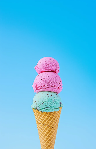 三球冰淇淋甜筒