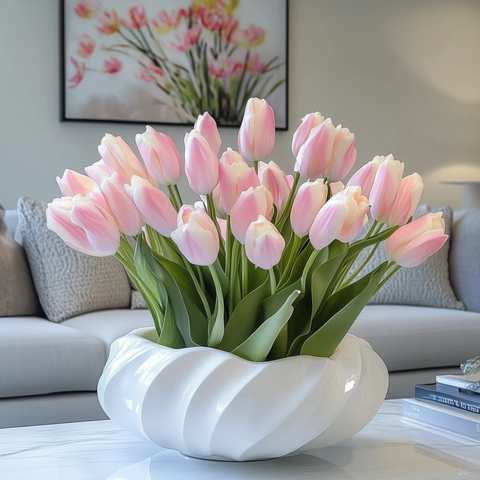 长茎粉红郁金香白玻璃盆栽