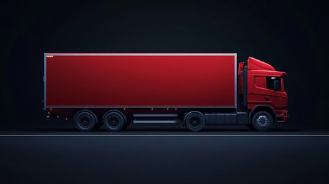 红色货车侧面行驶图