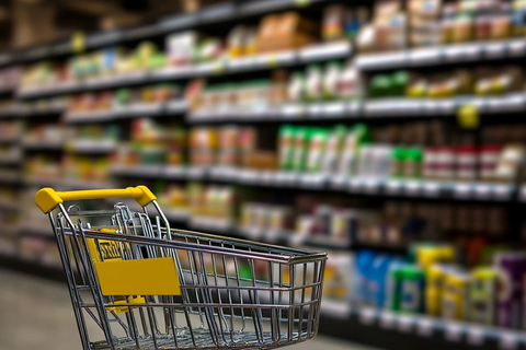 购物车与超市货架商品展示