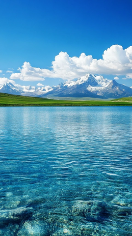 雪山草地蓝天清水