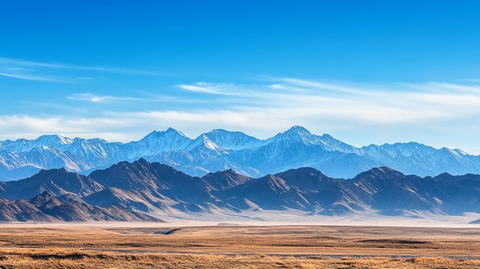 雪山与沙漠的壮丽交融