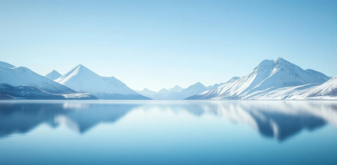 雪山静水蓝背景