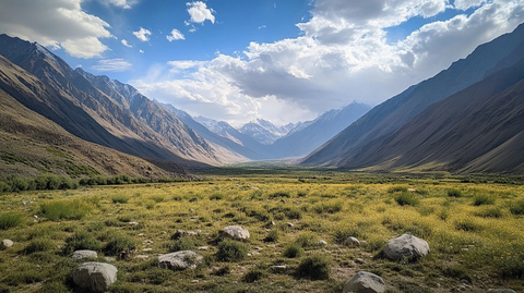 山谷中间的丘陵景观