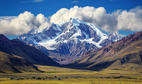 雪山岩石自然景观