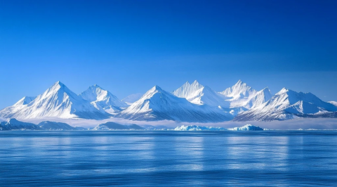 雪山海洋清晰天空