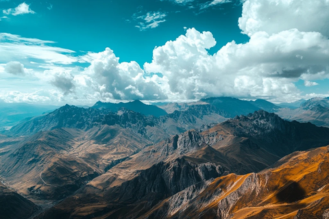 安第斯山脉两侧景观对比