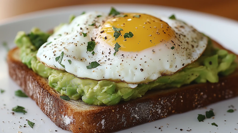 全麦吐司牛油果荷包蛋
