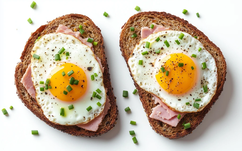 煎蛋火腿酸面包与香葱