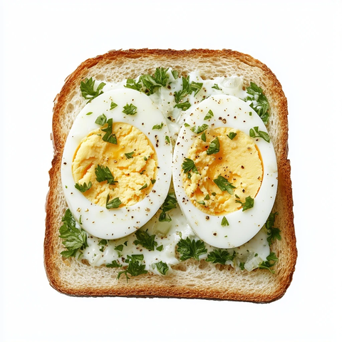 煮鸡蛋切片配洋葱欧芹吐司
