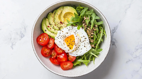 低卡午餐碗水煮蛋牛油果