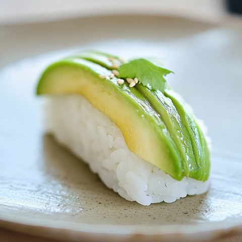 精致牛油果寿司特写