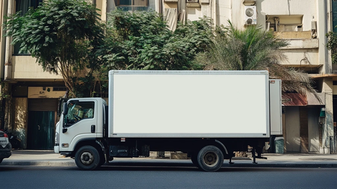 依维柯冷藏车侧面空白广告牌