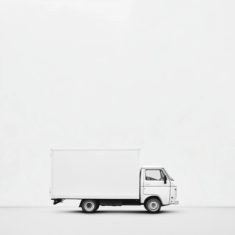 白色卡车白色背景