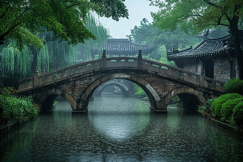 江南水乡雨中石拱桥古风古韵