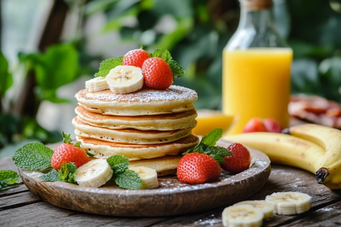 水果薄饼与橙汁早餐组合