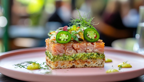 金枪鱼牛油果帕尔马火腿三明治