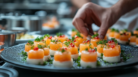 厨师准备甜点在厨房