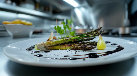 烤芦笋配海盐黑胡椒