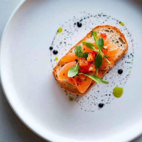 红鱼吐司白色餐盘展示