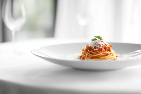 意大利面配番茄酱和帕尔马干酪