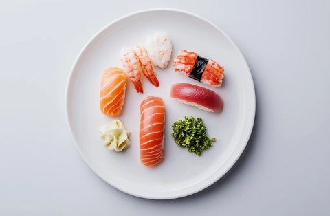 寿司拼盘与刺身精致摆盘