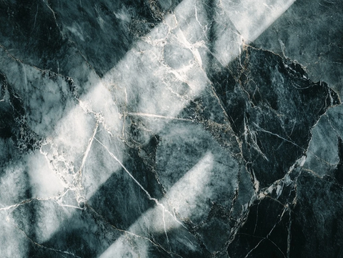 光滑大理石墙面自然光