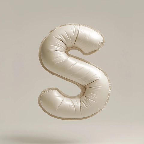 悬浮软床雕刻牛奶色字母