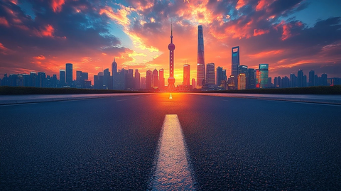 夕阳下城市大道及天际线全景