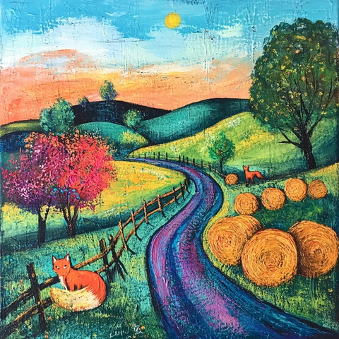 乡村小路干草堆狐狸