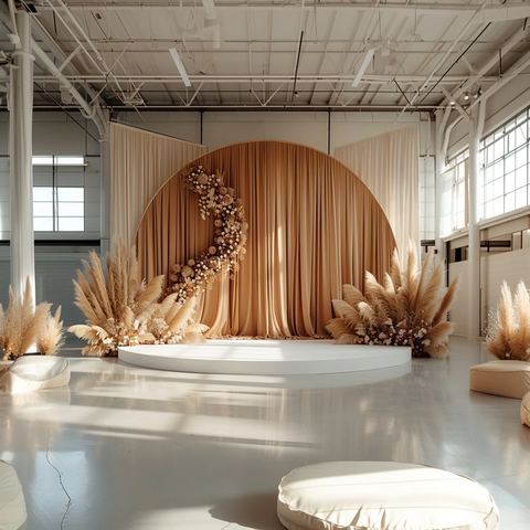 圆形舞台与棕色幕布