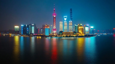 黄浦江畔东方明珠及高楼夜景全景