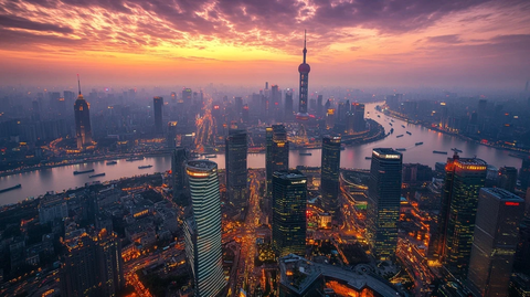 上海外滩黄昏时的城市建筑景观