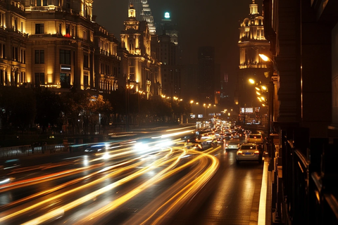 夜晚城市街道车水马龙流光溢彩的景象