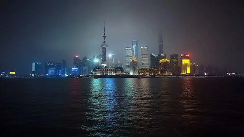 夜幕下的繁华都市江景