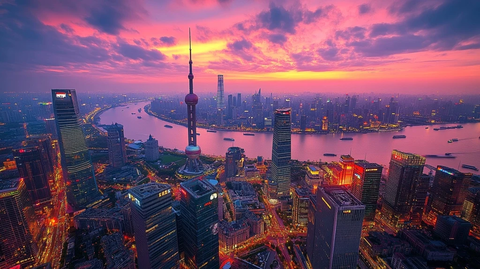 上海外滩暮色下的高楼大厦全景